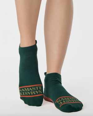 chaussettes socks grip antidérapantes pointe studio yoga pilates namaste vert