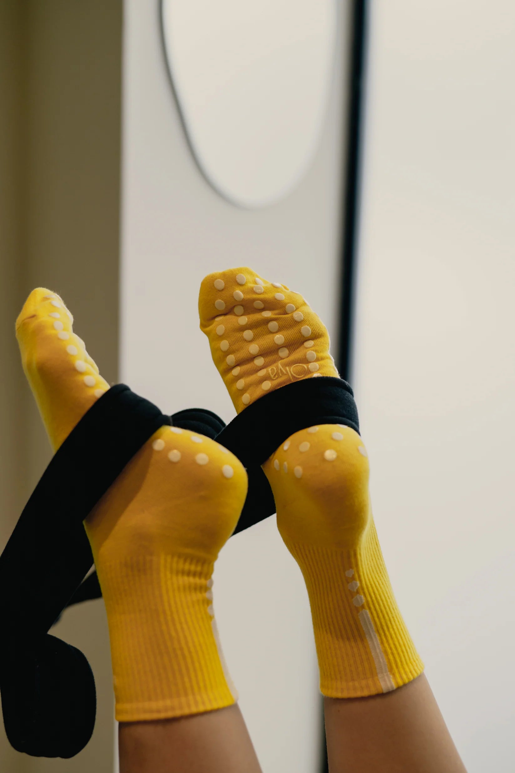 chaussettes antidérapantes olya grip socks pilates yoga olya