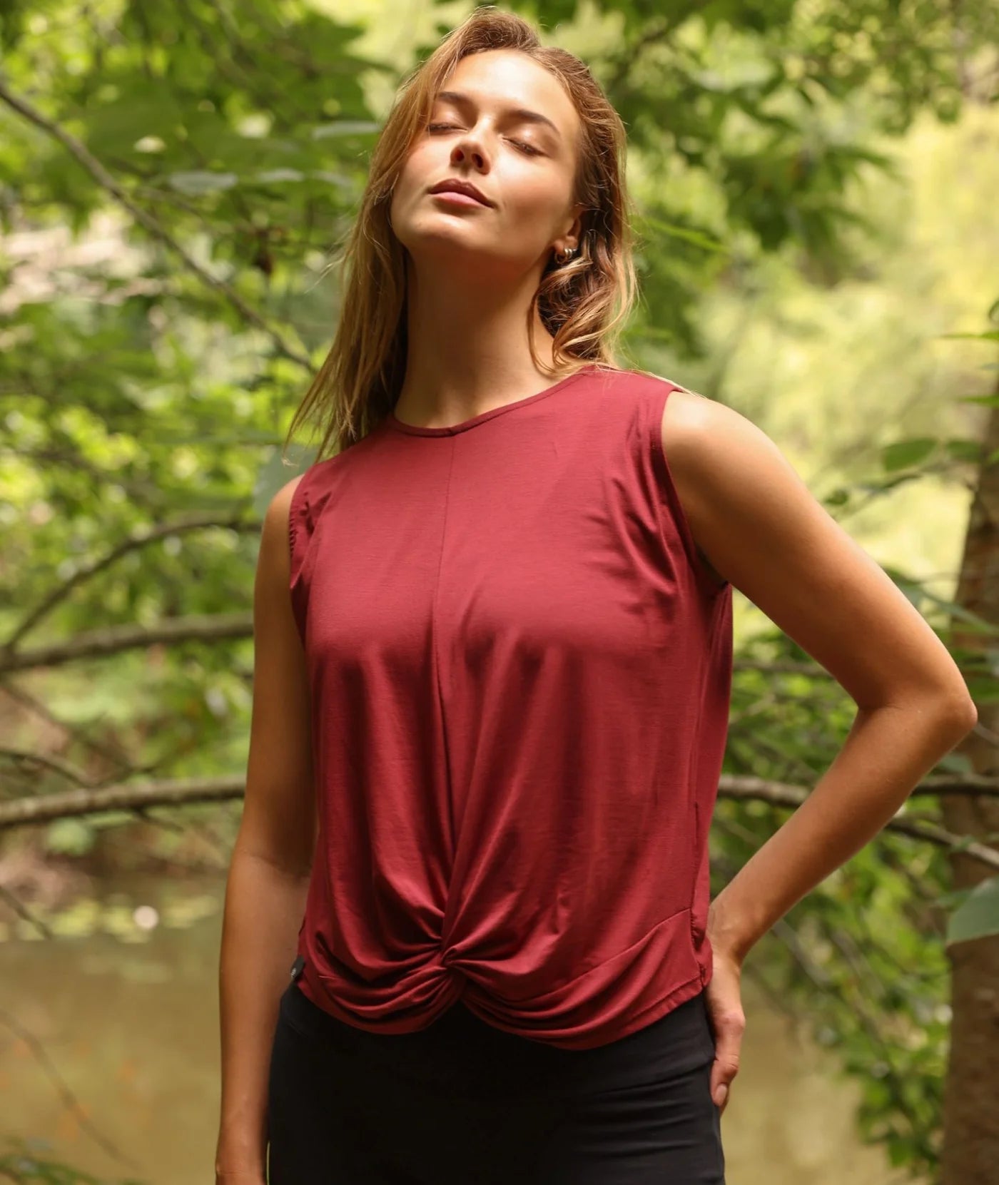 yoga debardeur twisted lyocell yoga searcher rubis