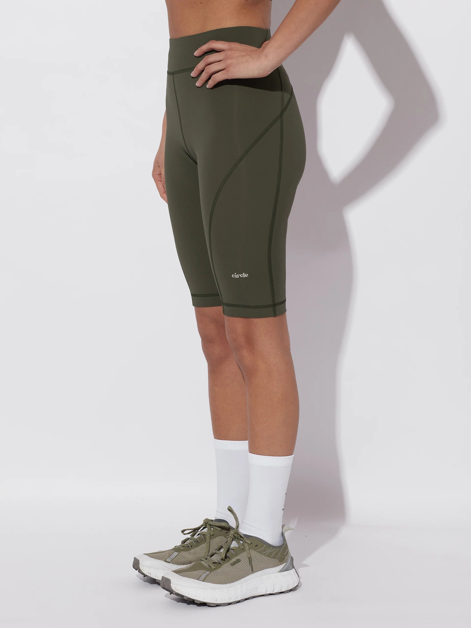short back on track moss kaki circle sportswear