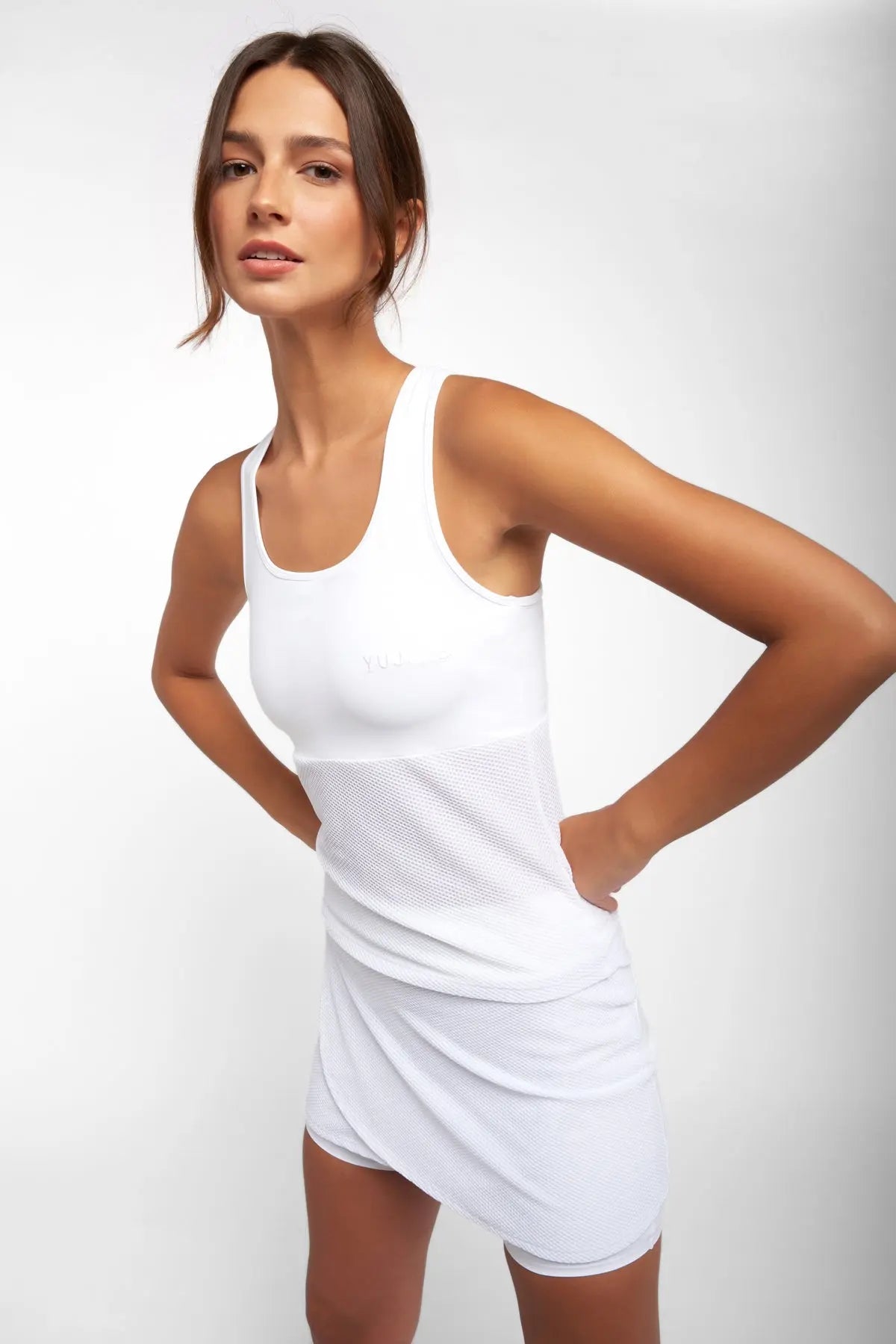 White tank top with integrated bra YUJLAB